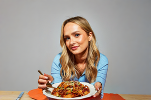 Elly Smart Wiki, Age, Career and Cookbook: Meet the Creator Behind Elly’s Plate